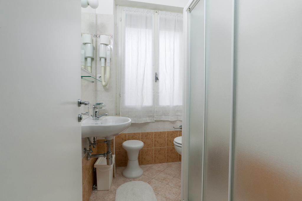 Hotel Globus Cesenatico Zimmer foto